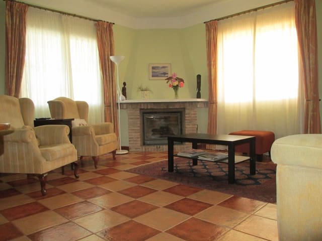 Villa for sale in Towns of the province of Seville 9