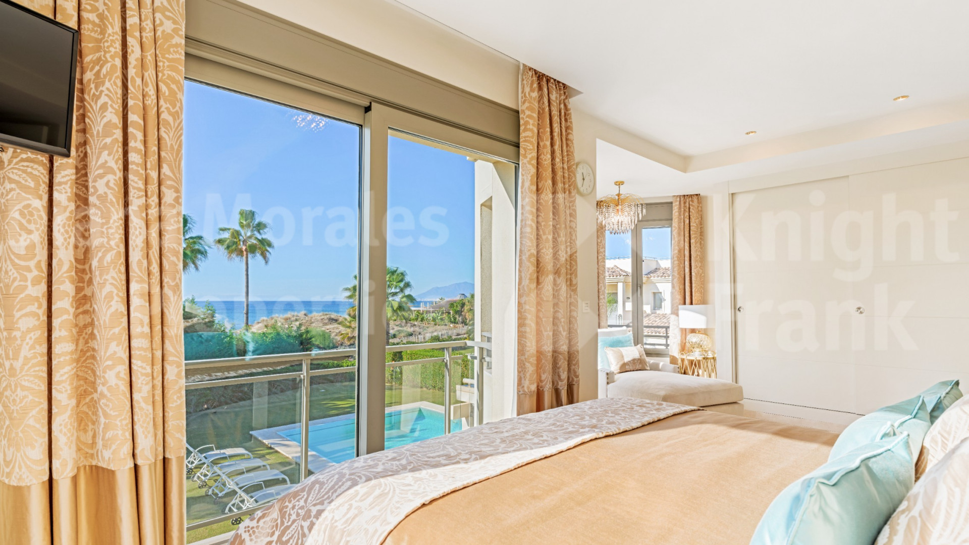 Villa for sale in Marbella - East 17