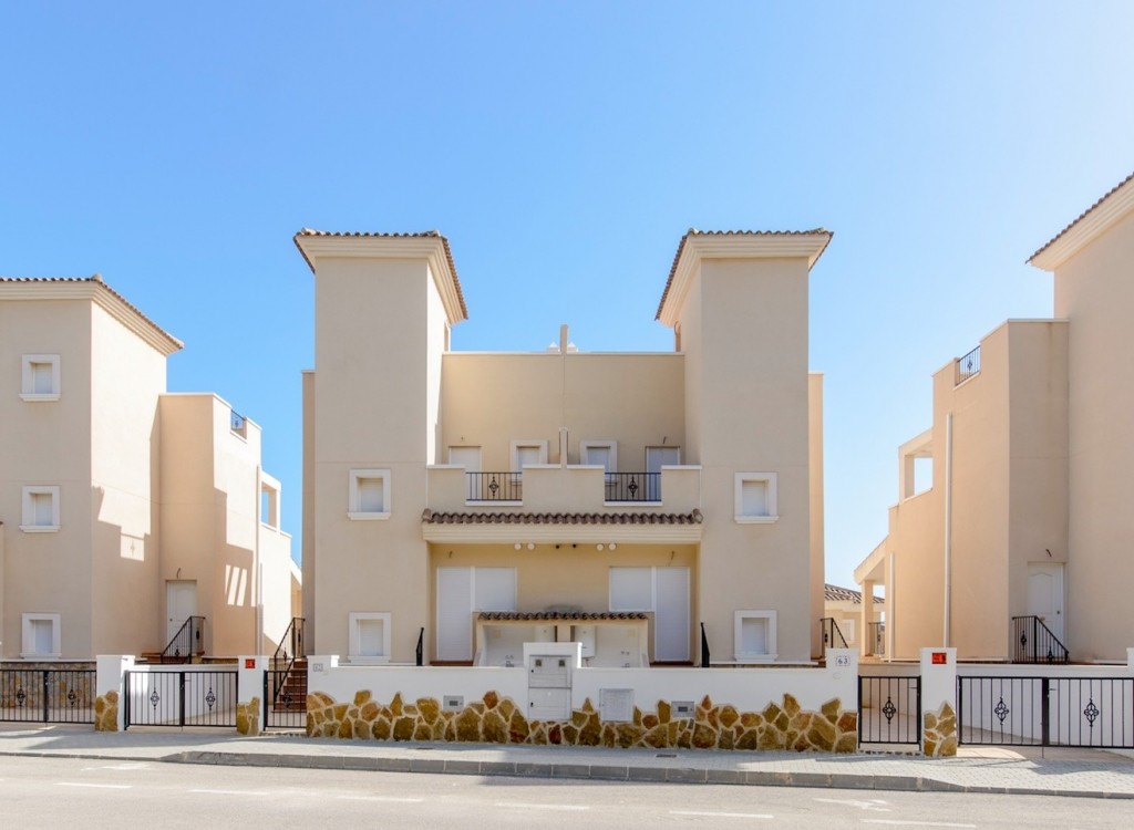 Townhouse for sale in Alicante 2