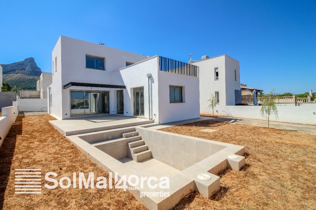 Villa for sale in Mallorca East 1
