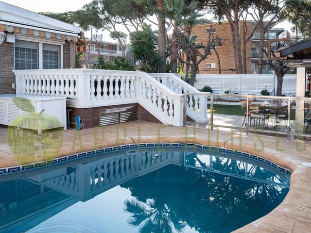 Villa te koop in Castelldefels and Baix Llobregat 1