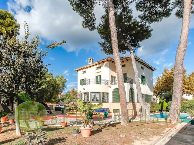Villa à vendre à Sitges and El Garraf 1