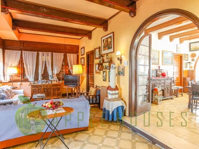 Villa for sale in Sitges and El Garraf 12