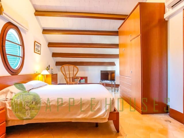 Villa te koop in Sitges and El Garraf 42