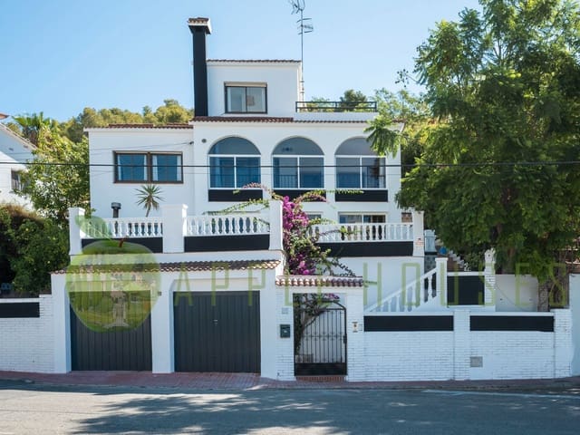 Villa à vendre à Sitges and El Garraf 1