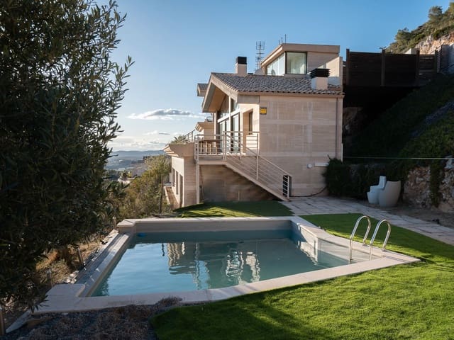 Villa te koop in Castelldefels and Baix Llobregat 11