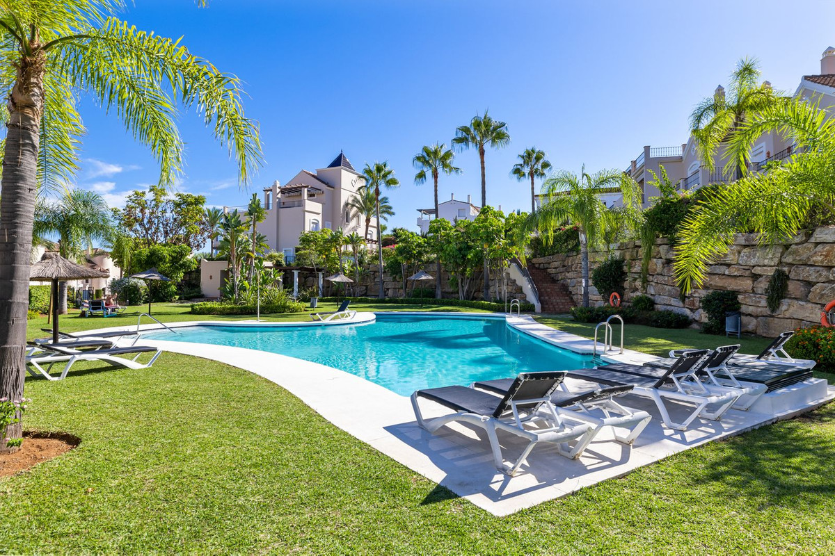 Townhouse for sale in Estepona 8