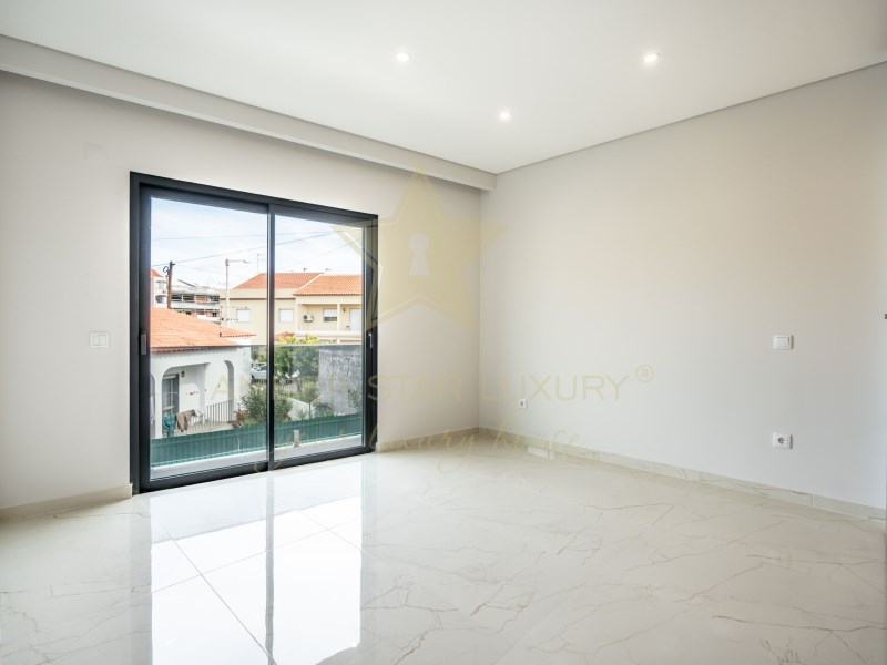 Apartment for sale in Faro 9