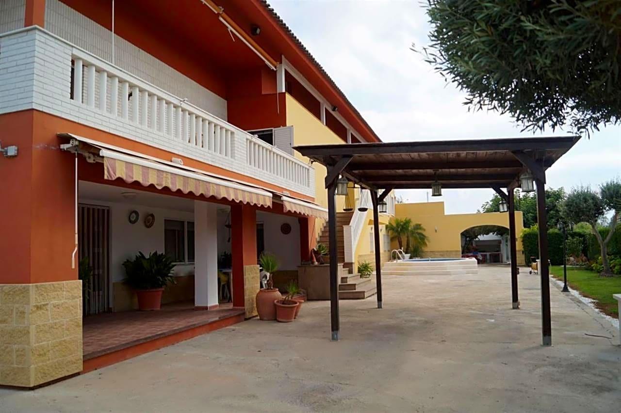 Villa for sale in Oliva 2