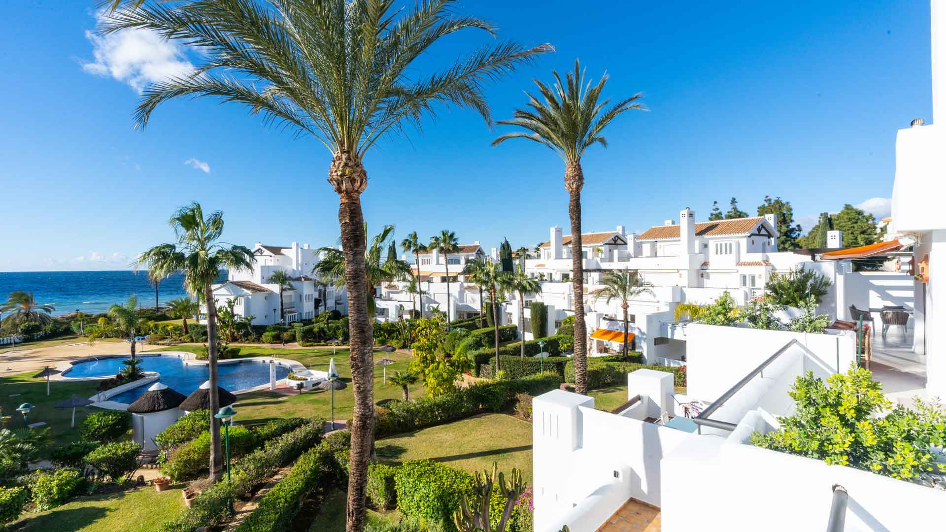 Apartment for sale in Marbella - East 8