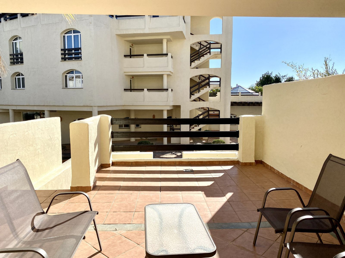 Apartment for sale in Estepona 2