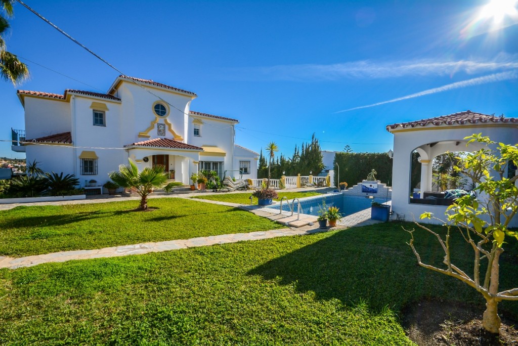 Countryhome for sale in Estepona 1
