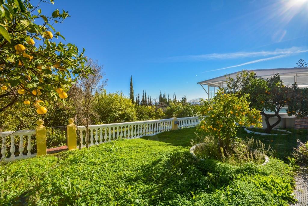 Countryhome for sale in Estepona 10