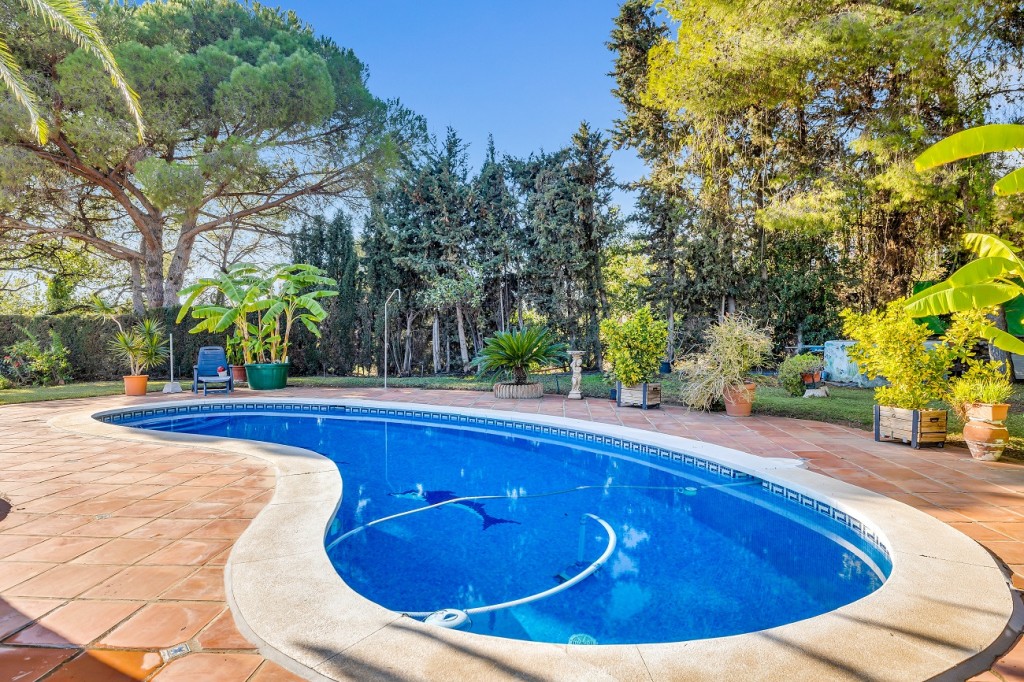 Villa te koop in Estepona 7