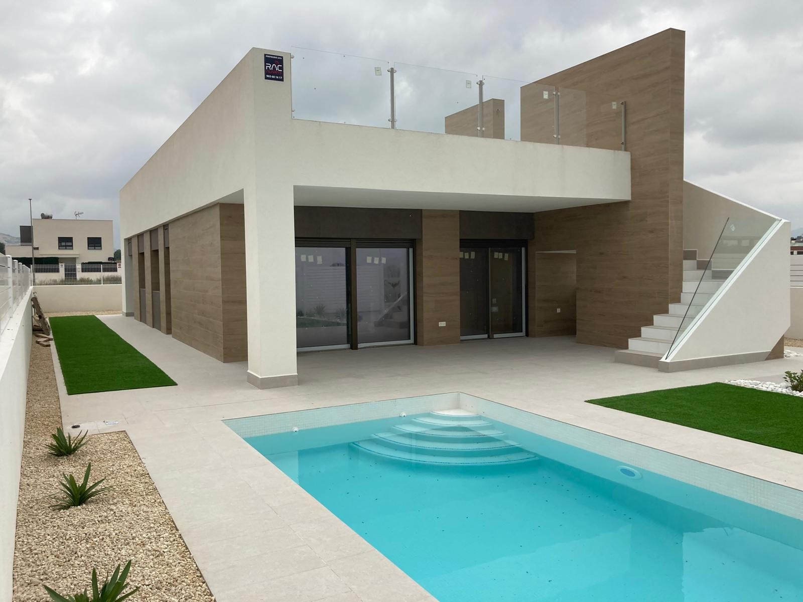 Villa for sale in Alicante 1