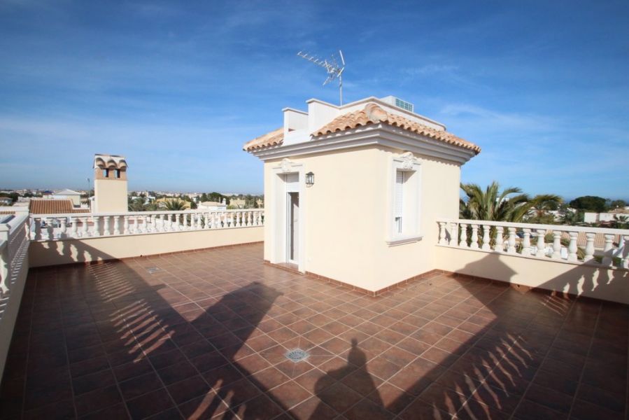 Villa à vendre à Alicante 26