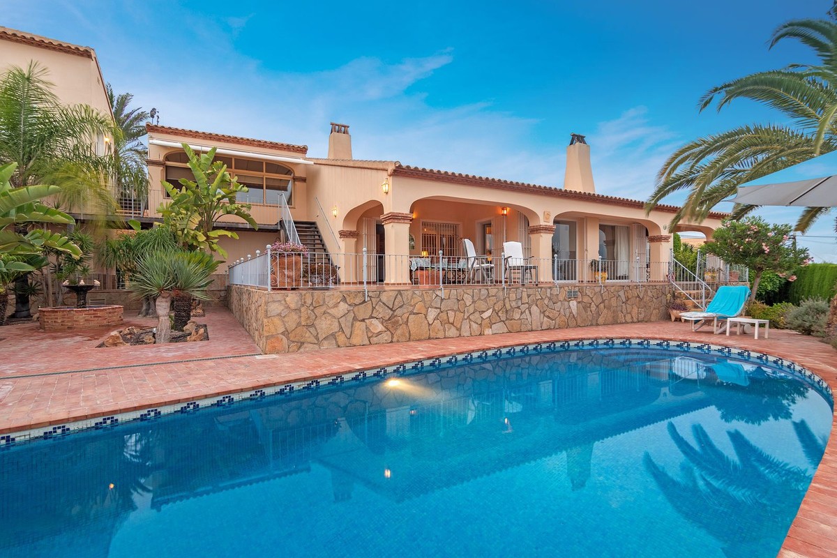 Villa for sale in El Campello 2