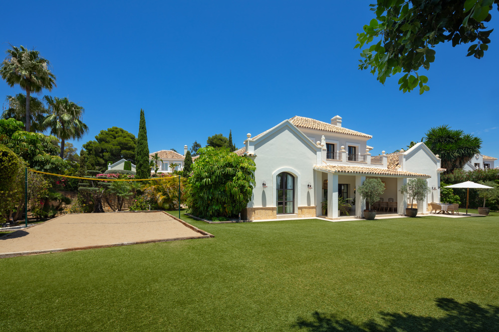 Villa for sale in Estepona 11