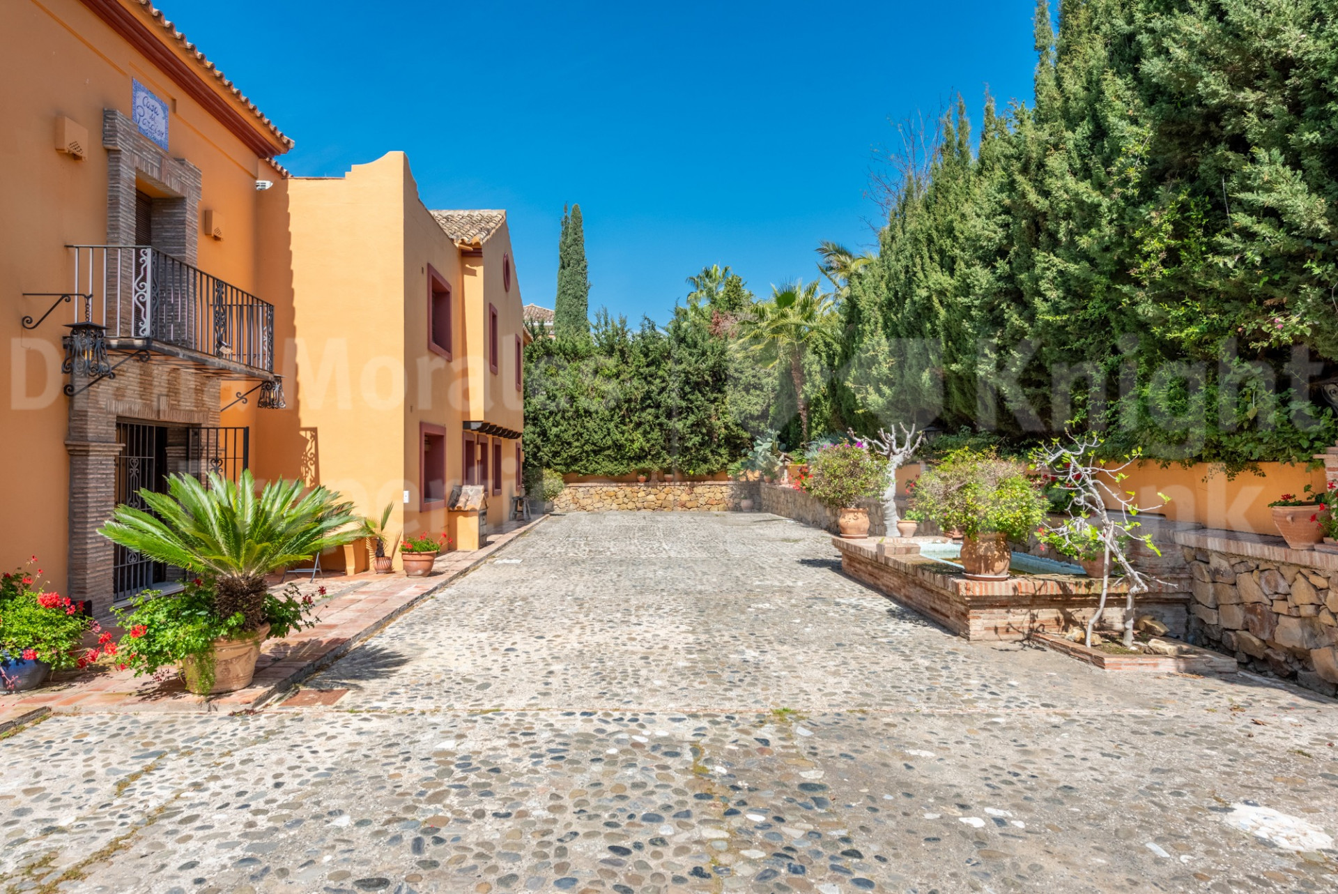 Villa for sale in Estepona 32