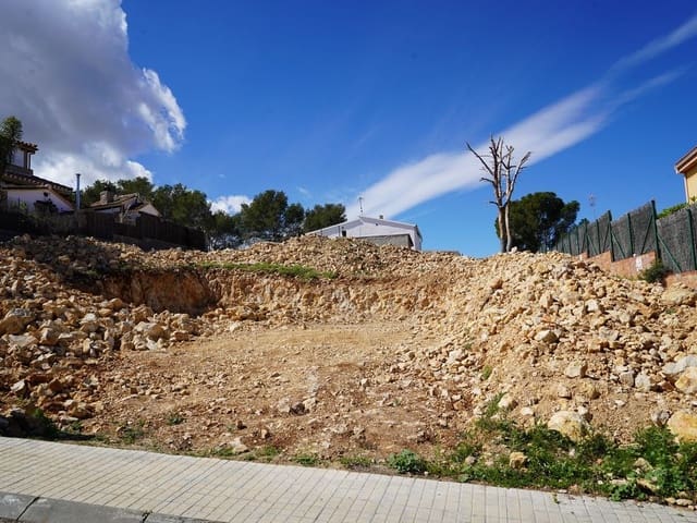 Plot for sale in Barcelona and surroundings 2