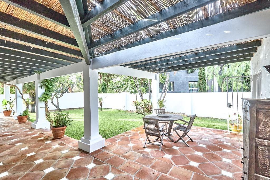 Villa te koop in Estepona 20