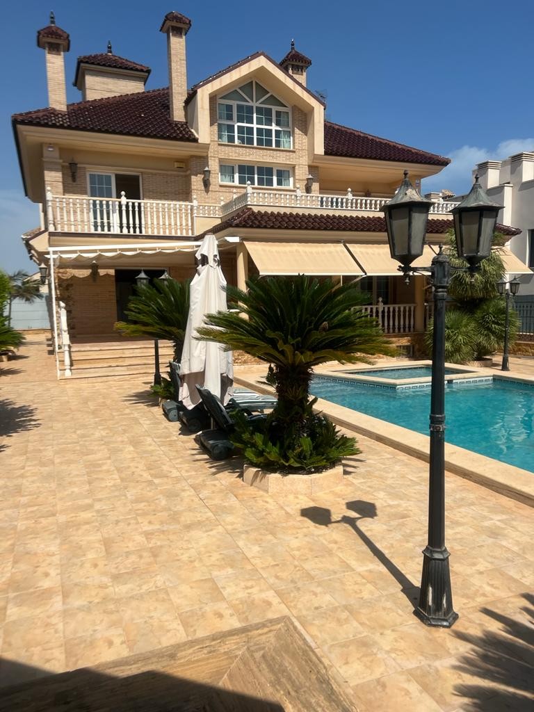 Villa for sale in Torrevieja and surroundings 50