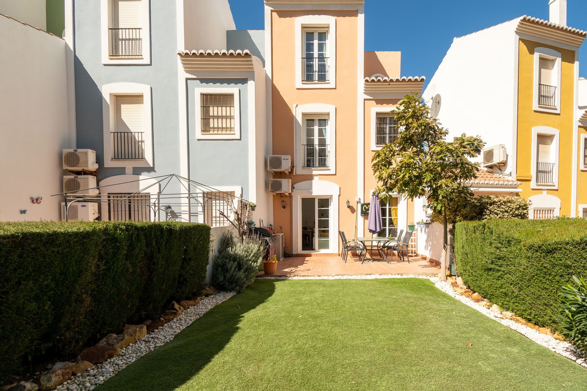 Townhouse for sale in Casares 19