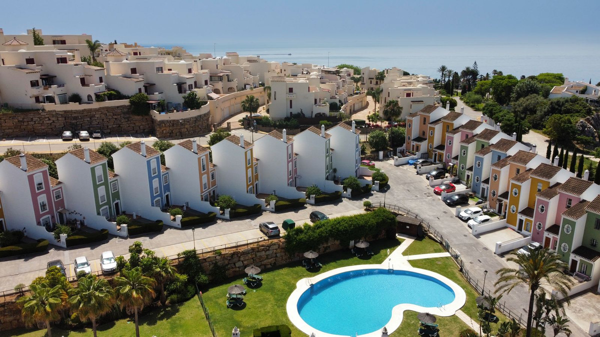 Townhouse for sale in Casares 5