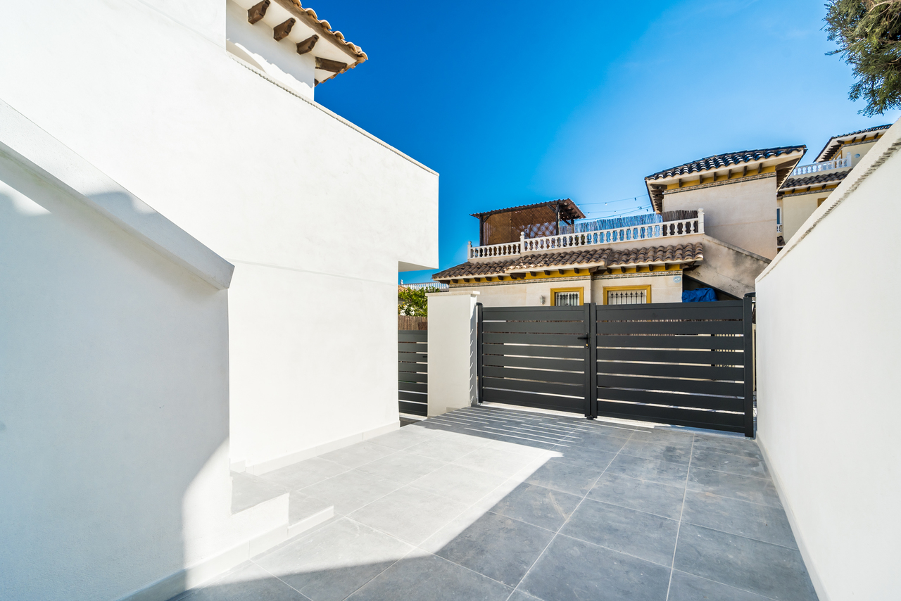 Villa for sale in Alicante 4