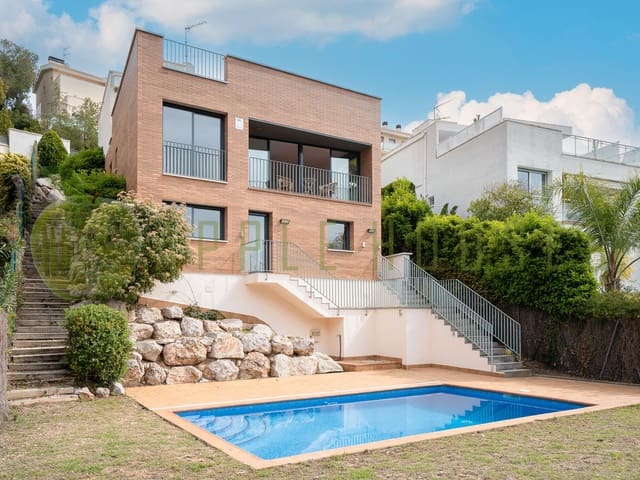 Villa for sale in Sitges and El Garraf 1