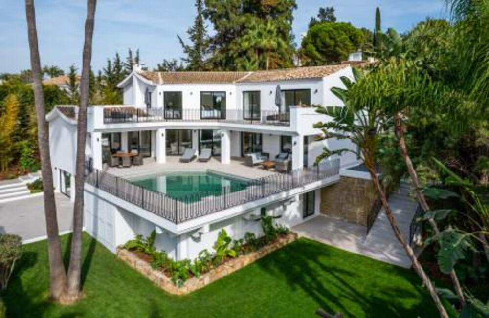Villa for sale in Estepona 24