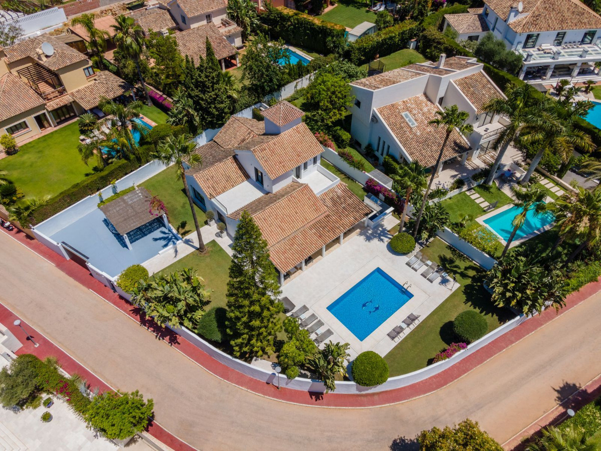 Villa te koop in Marbella - Nueva Andalucía 32
