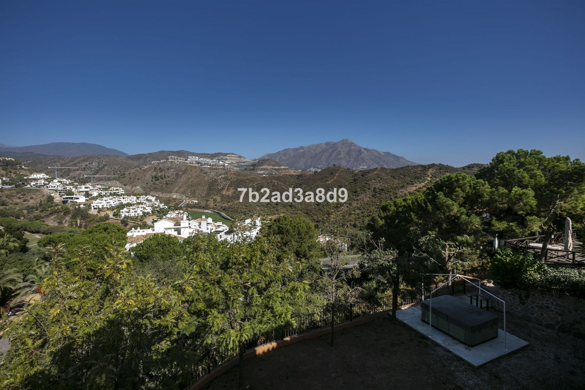 Villa for sale in Marbella - Nueva Andalucía 40