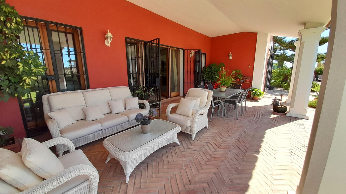 Villa te koop in Estepona 20