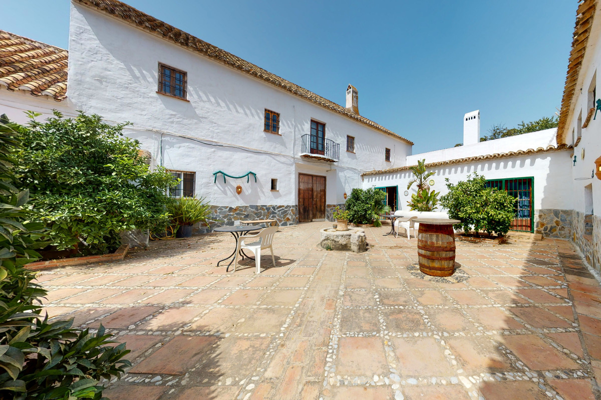 Загородный дом для продажи в Málaga 19