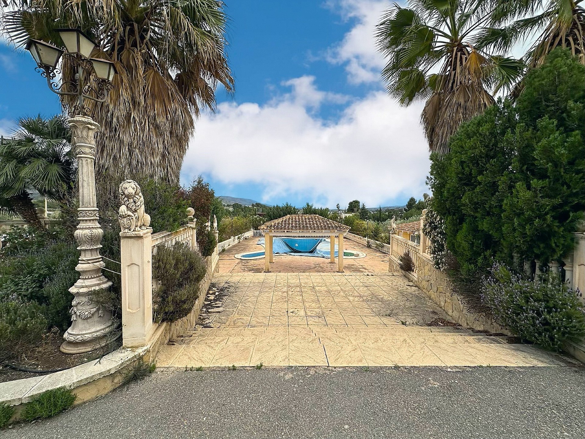 Villa for sale in Alicante 60