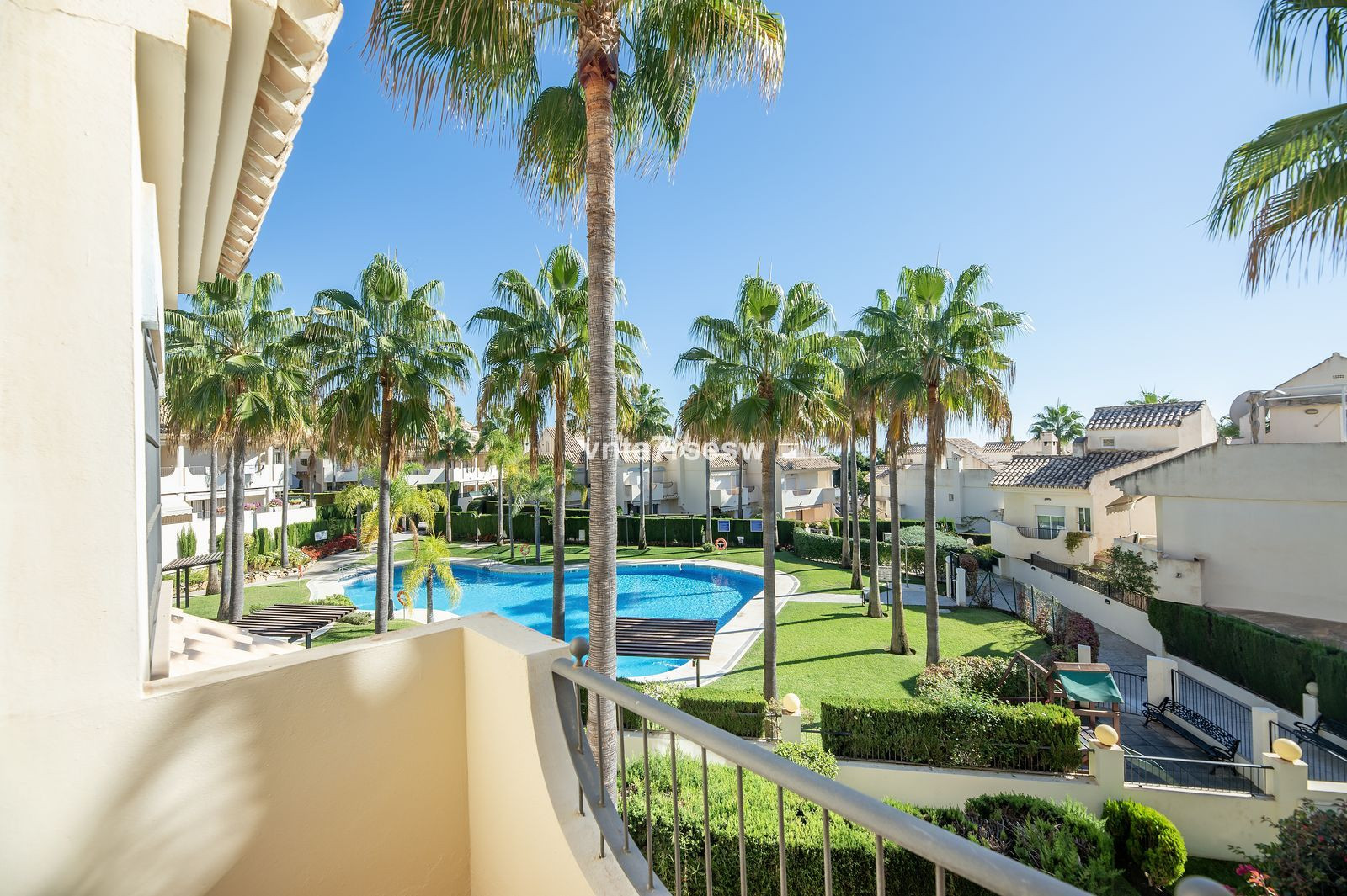 Townhouse for sale in Marbella - East 15