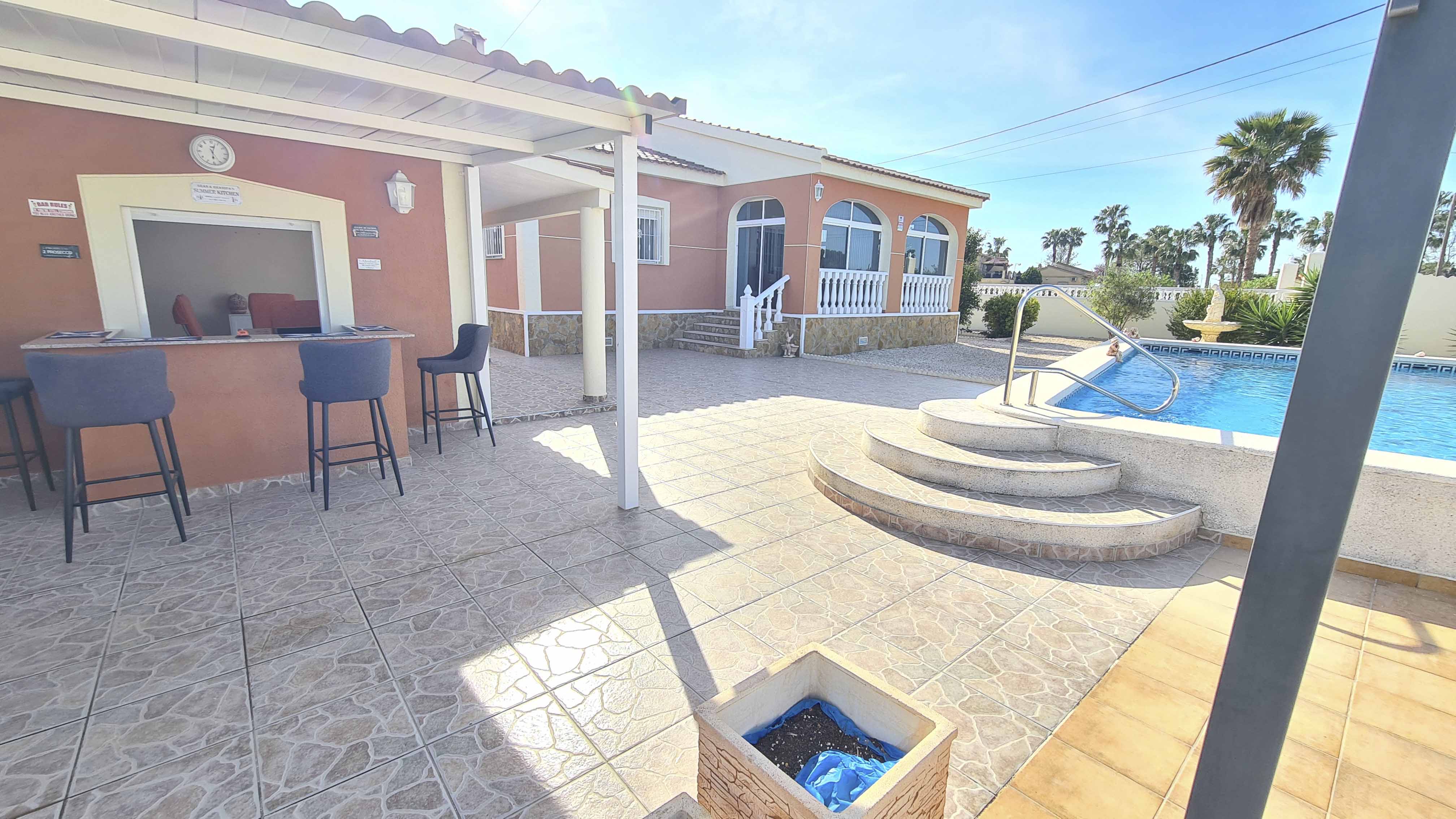 Landhaus zum Verkauf in Alicante 2