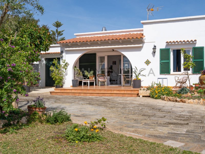 Villa for sale in Menorca West 1