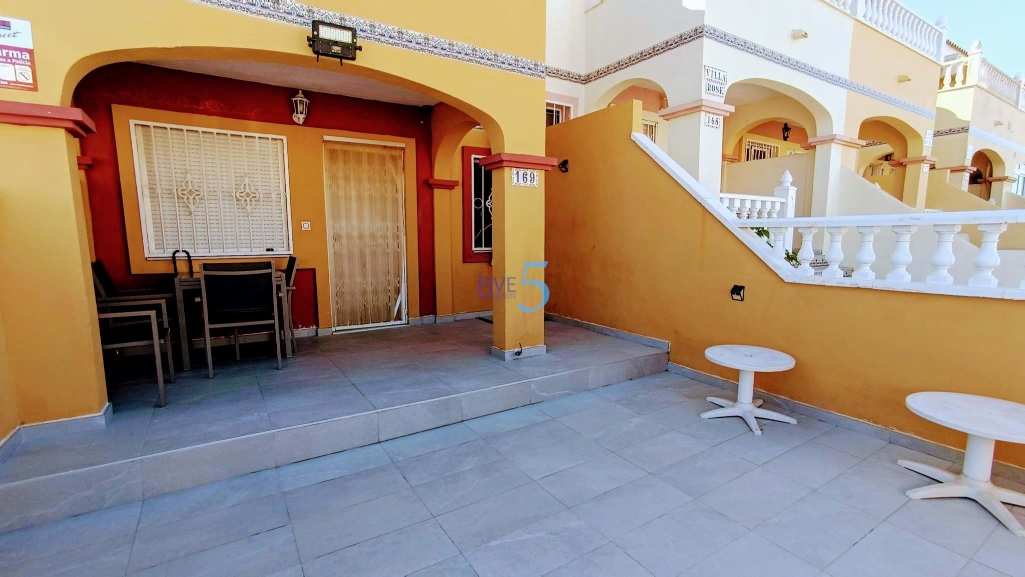 Townhouse te koop in Alicante 18