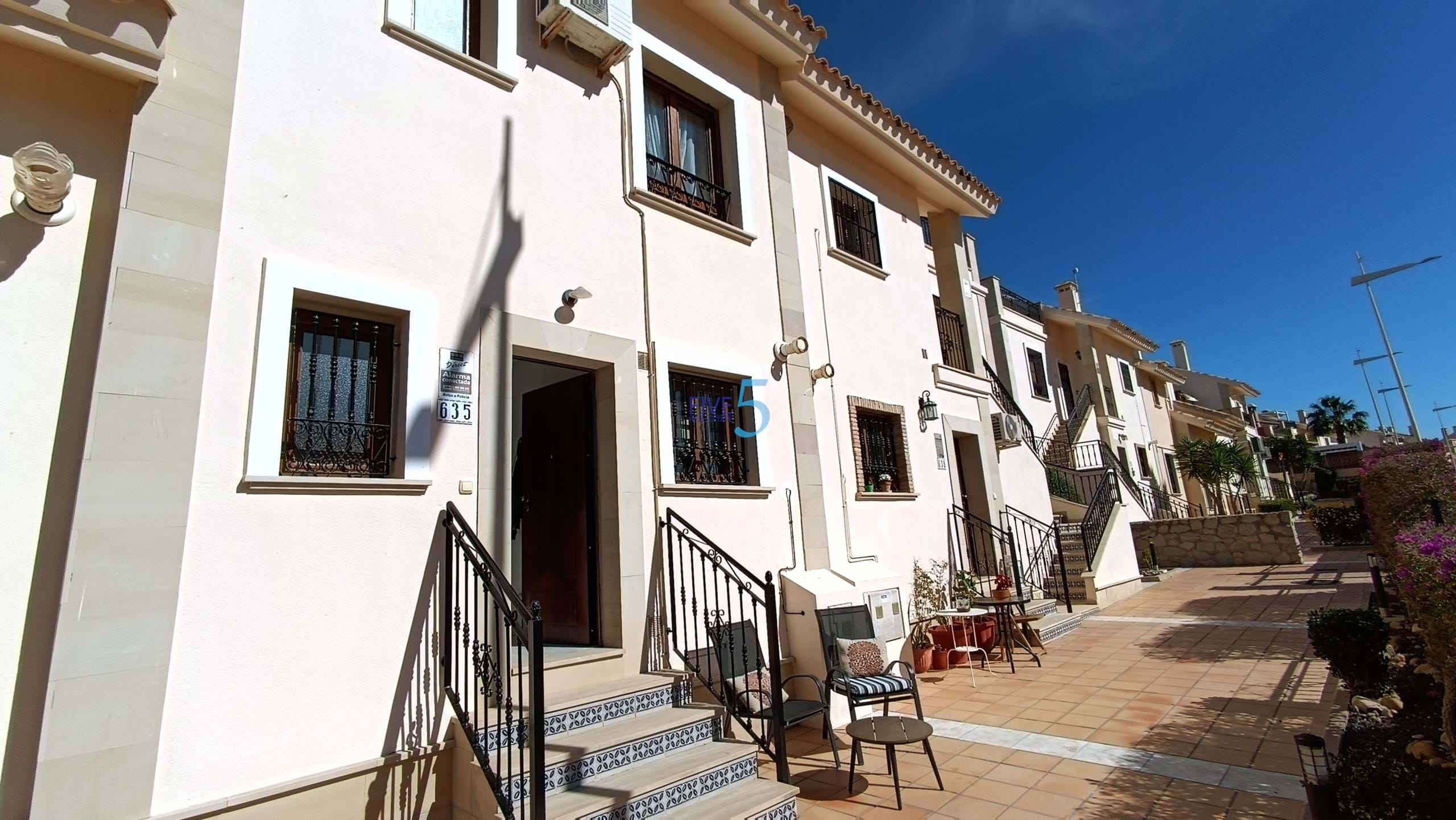 Maison de ville à vendre à Alicante 20