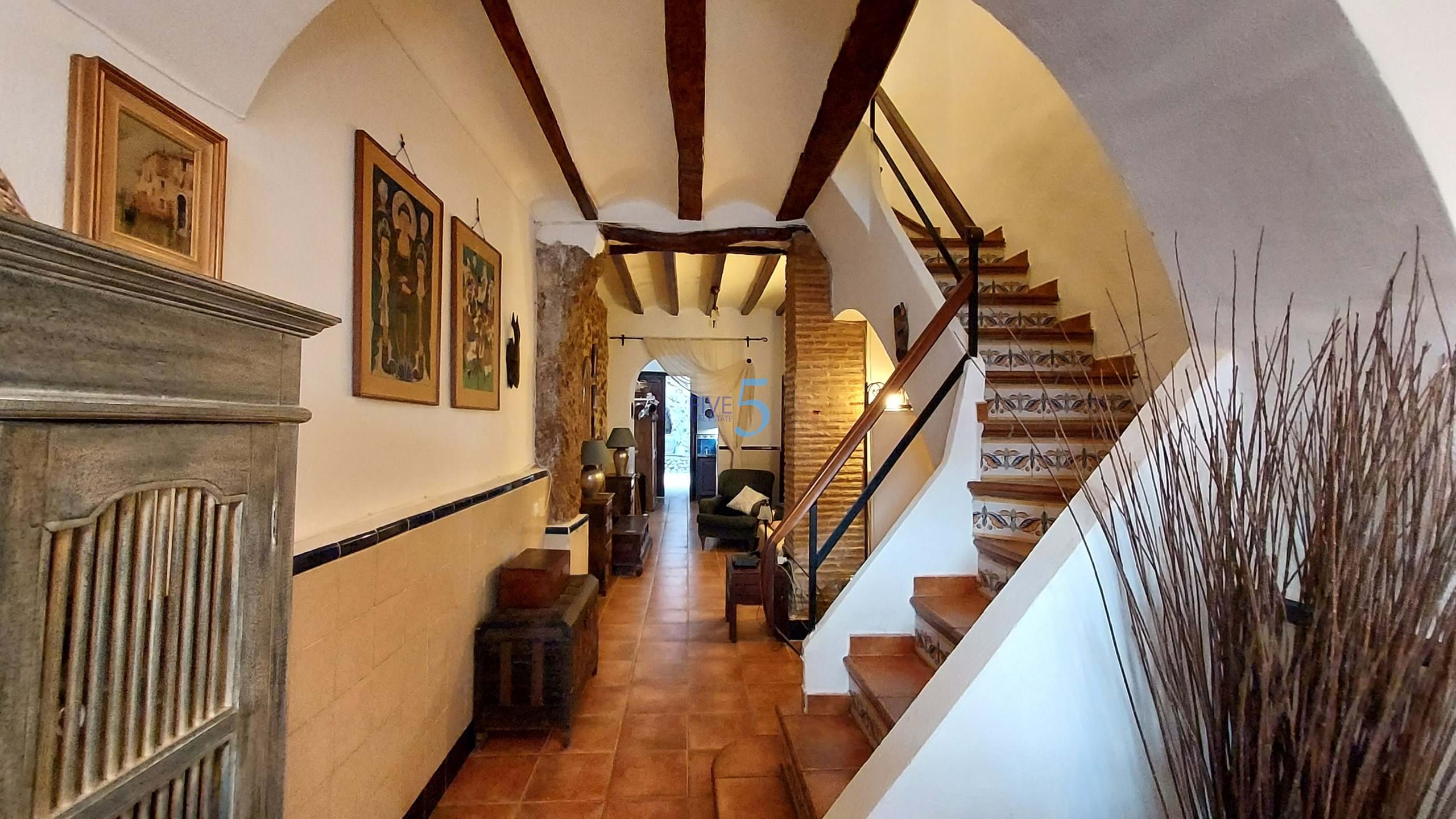 Townhouse for sale in Valencia City 2