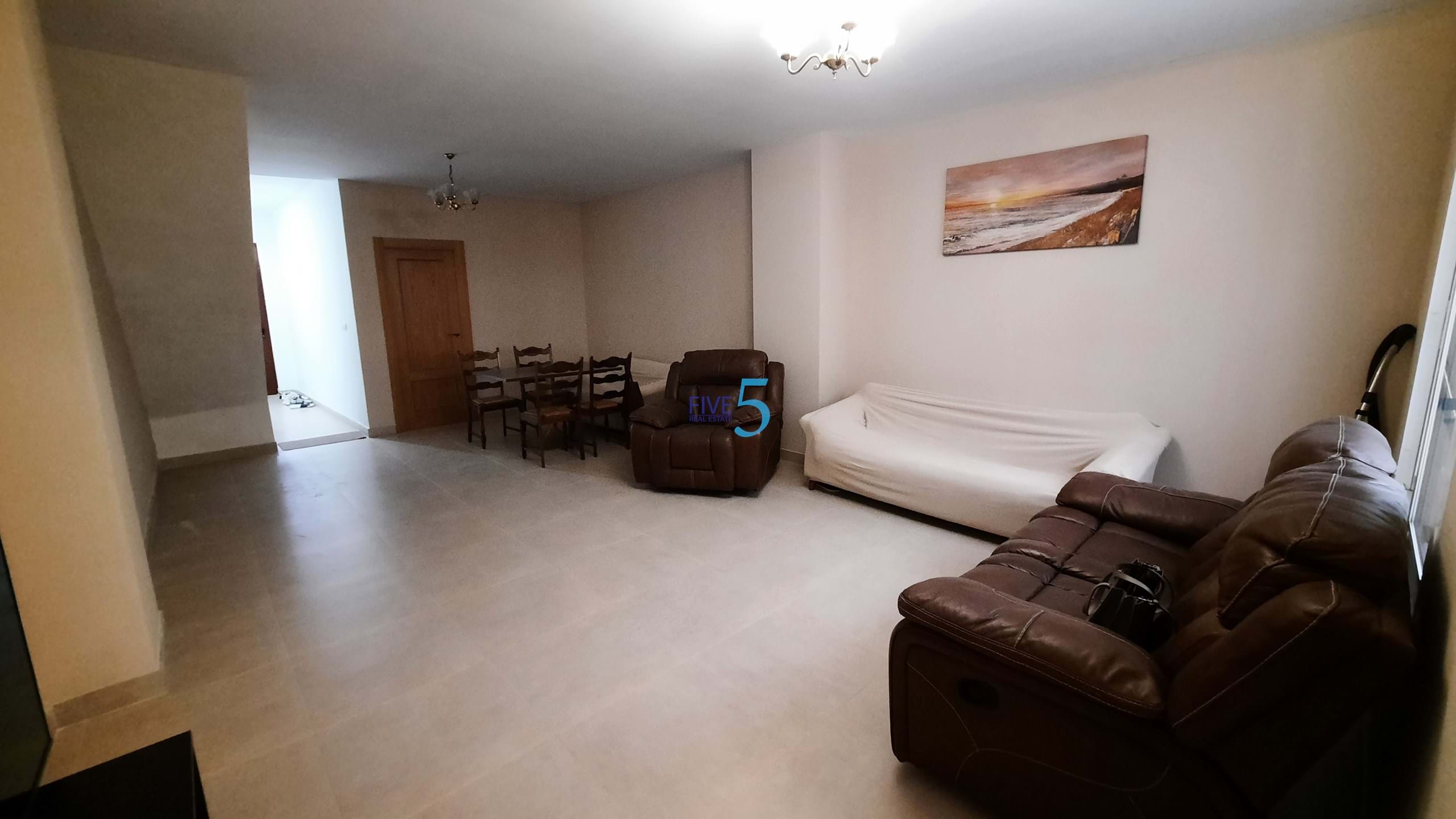 Townhouse for sale in Valencia City 10