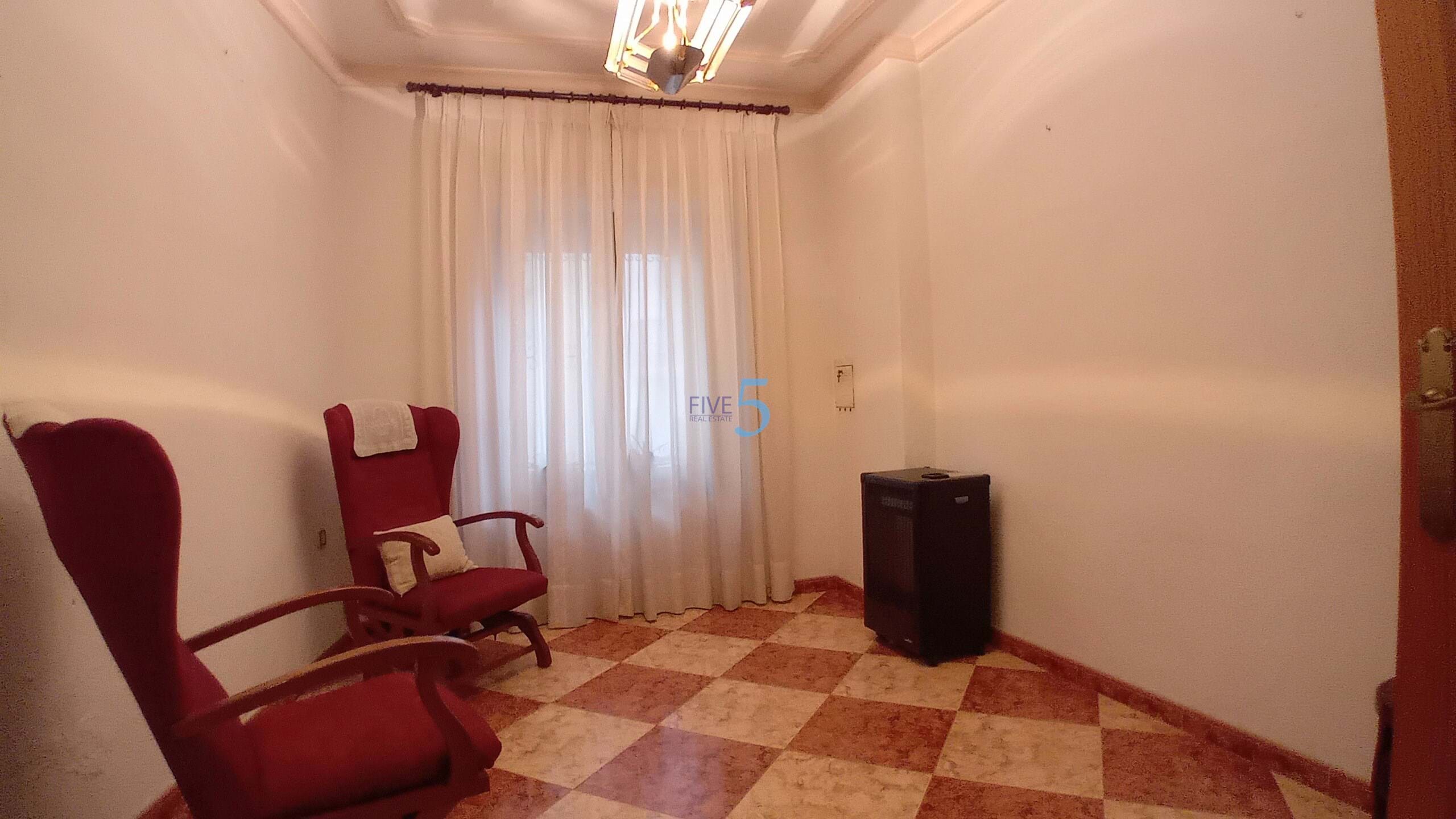 Townhouse for sale in Valencia City 13