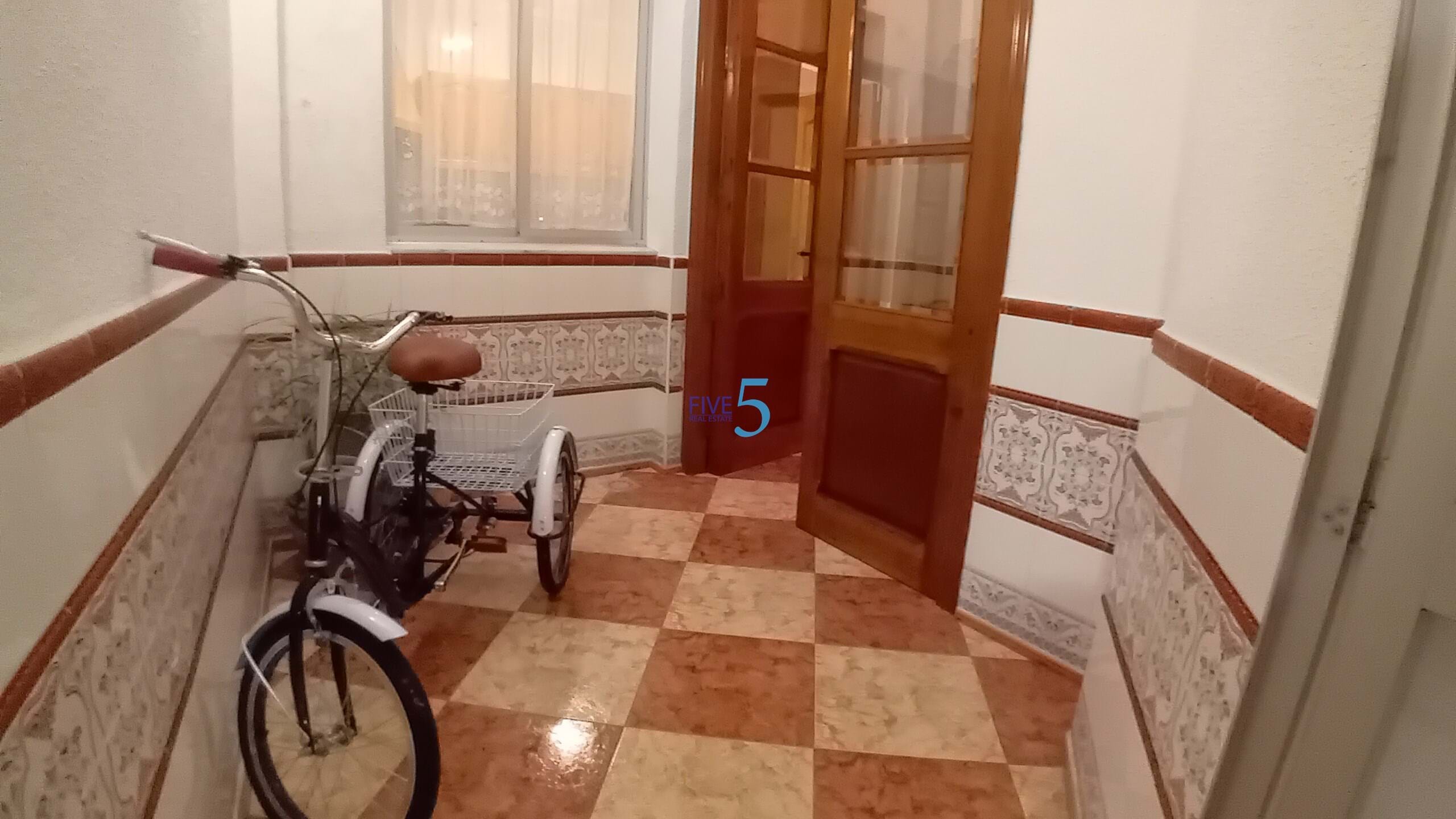 Townhouse for sale in Valencia City 8