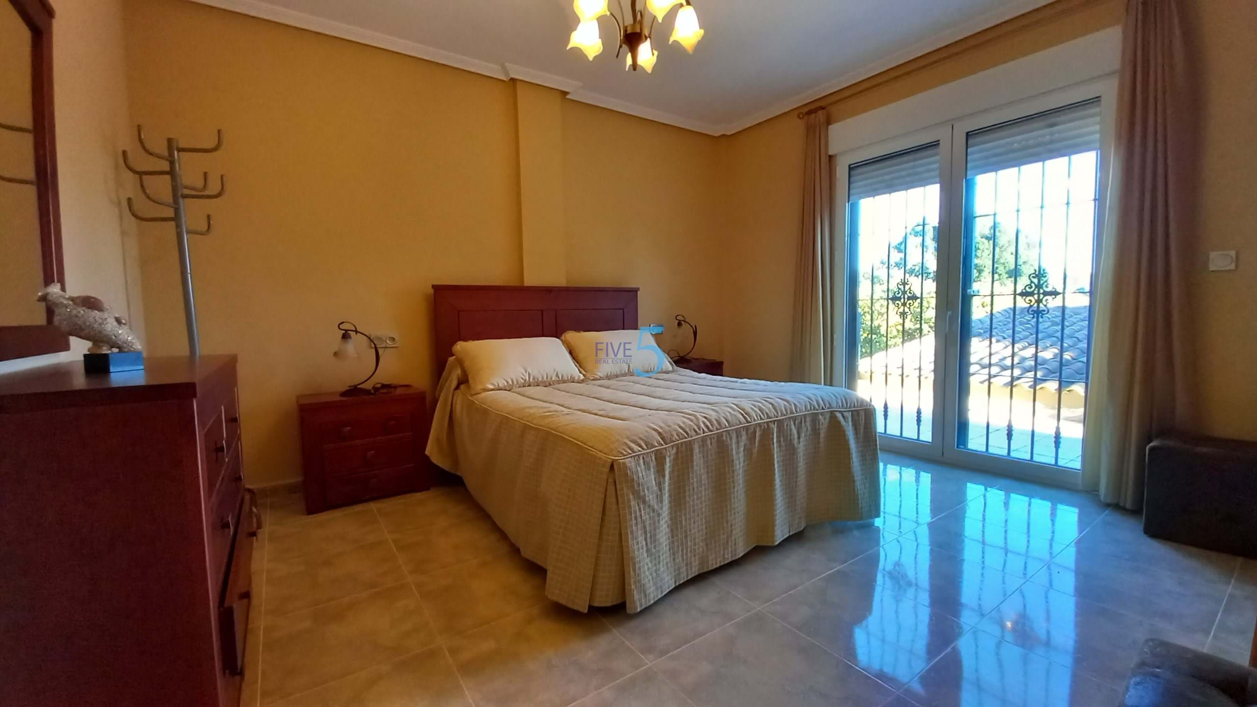 Villa for sale in Alicante 11