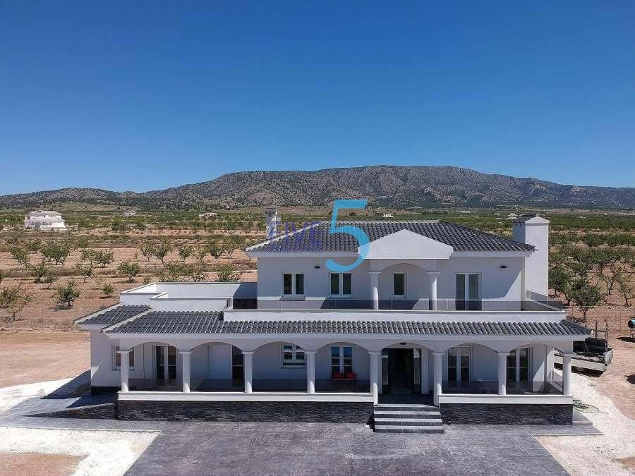 Villa for sale in Alicante 1