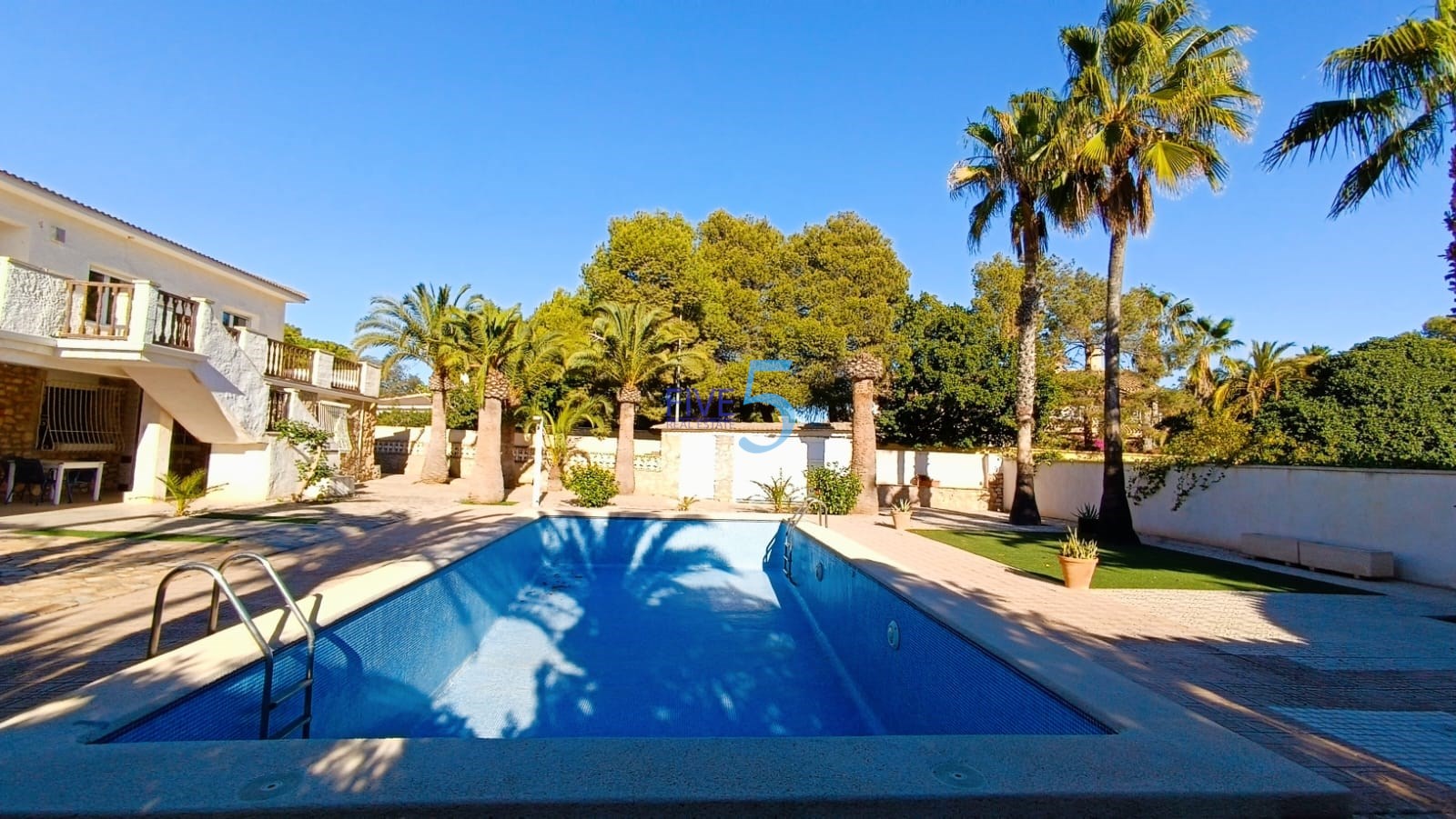 Villa te koop in Alicante 39