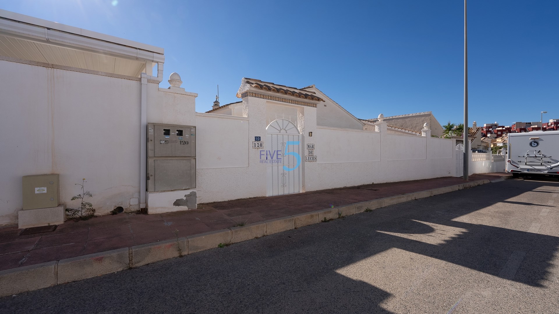 Villa for sale in Alicante 36