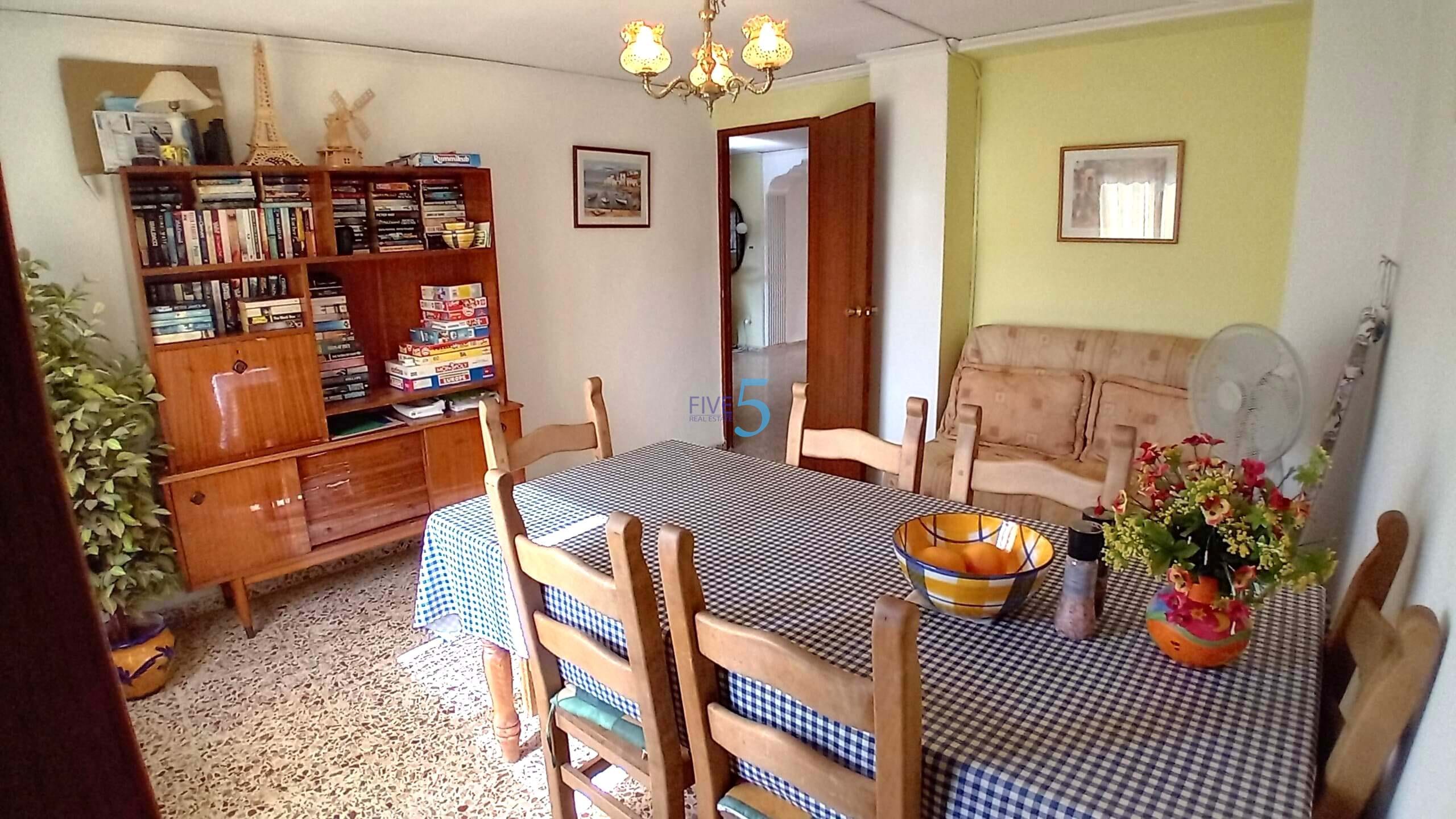 Townhouse for sale in Valencia City 13
